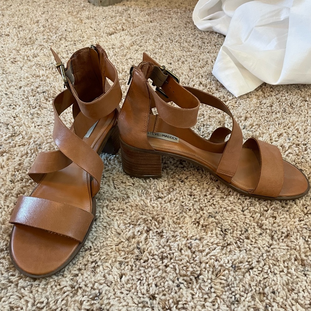 Steve Madden, Size 9.5; brown sandals